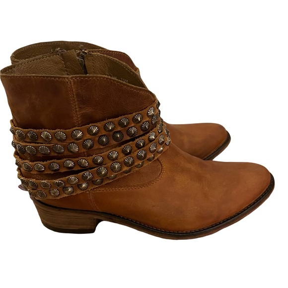 Steve by Steve Madden | Janne Studded Brown Ankle Boots size 7.5 - Picture 7 of 12